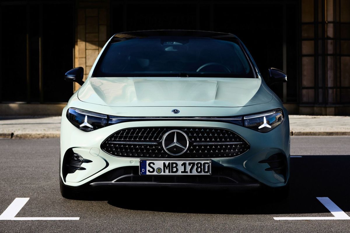 Новый Mercedes-Benz CLA: гибрид, который может вас привлечь.