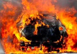 Tesla Model S: Когда технология встречает огонь и ярость