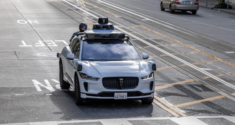 Сан-Франциско: Электрический сбой, который остановил автономные автомобили Waymo.