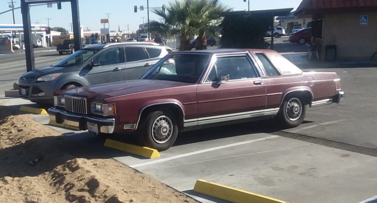 Редкость на обочине дороги: Mercury Grand Marquis 2 двери