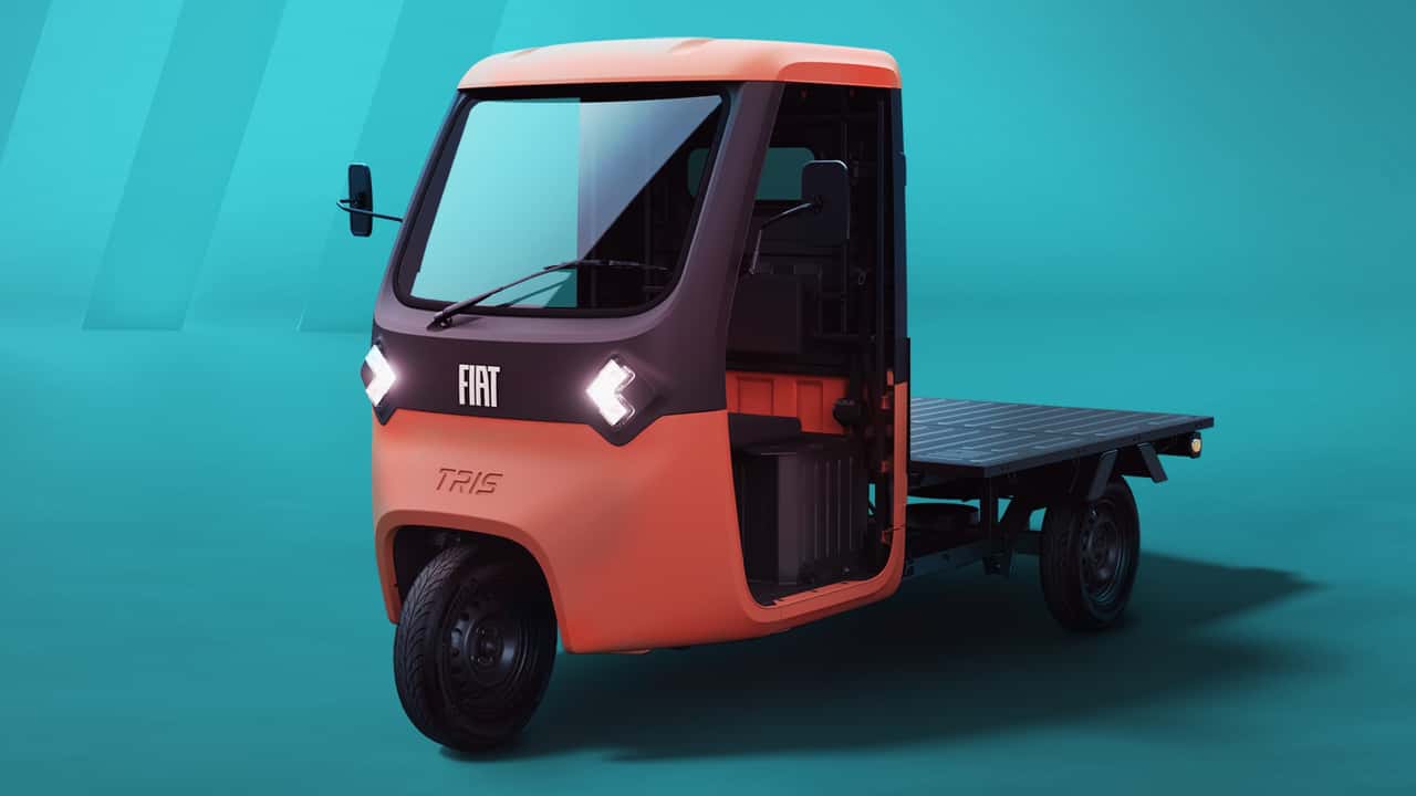 Stellantis Pro One электризует Брюссельский автосалон с TRIS и CustomFit