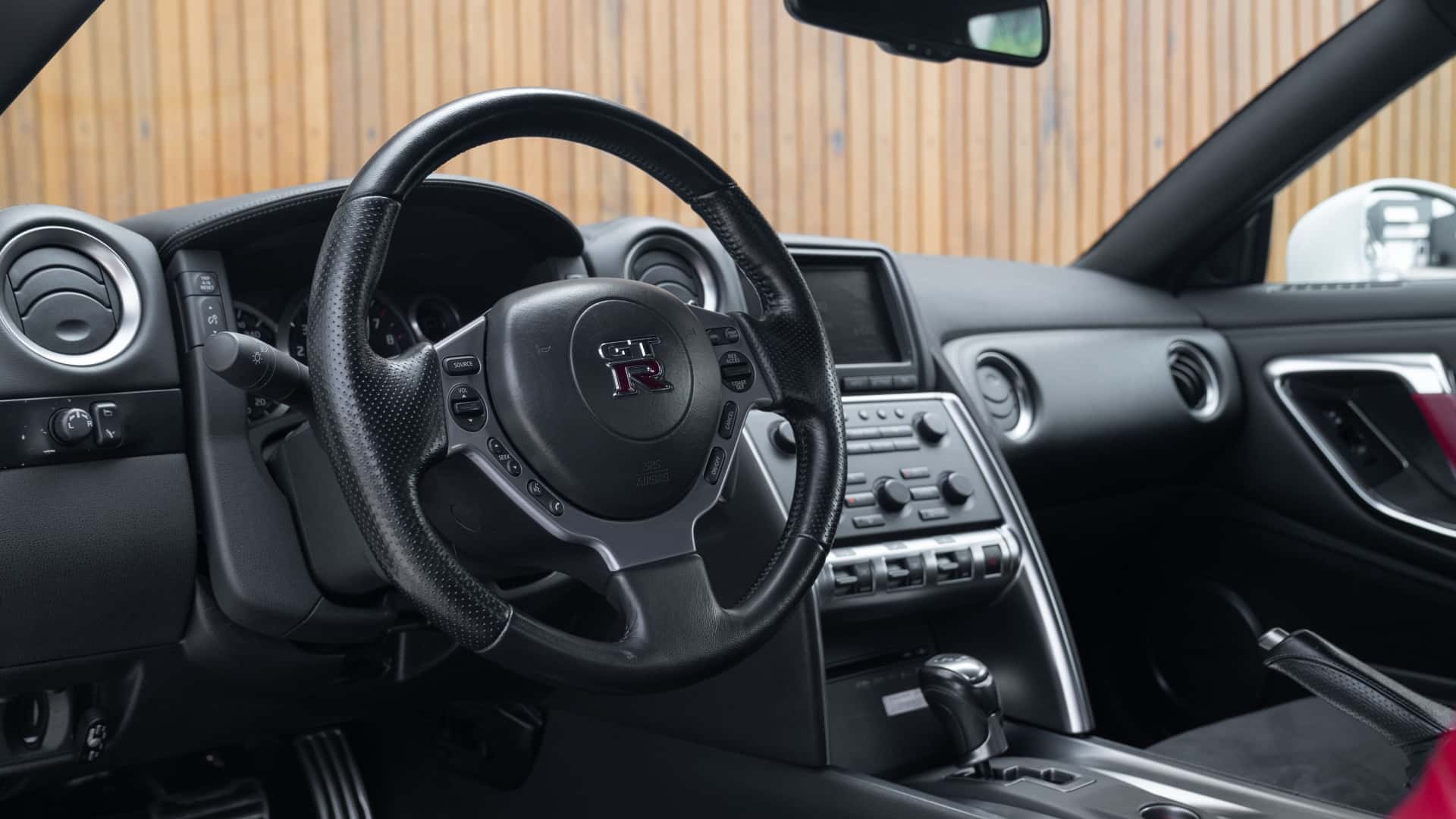 Внедорожный Nissan GT-R