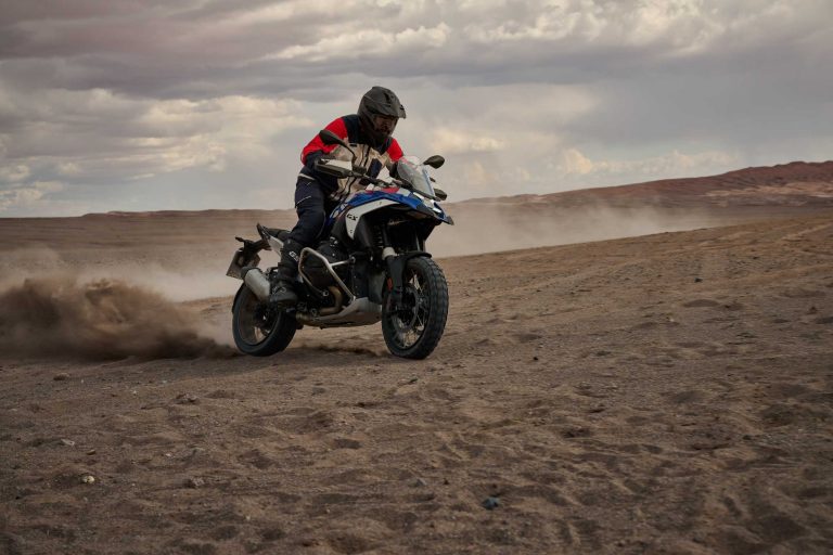BMW Motorrad продолжает доминировать на рынке мотоциклов.
