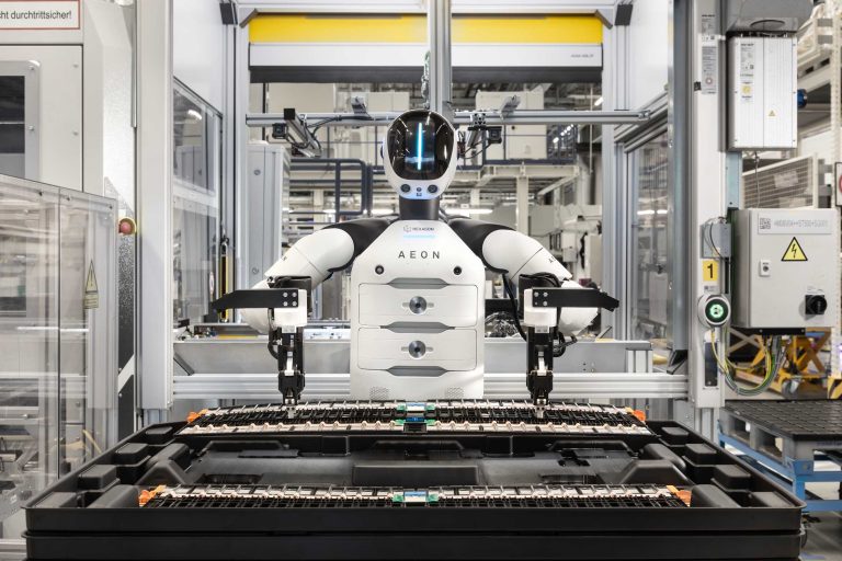 BMW Group представляет гуманоидных роботов для повышения эффективности про…