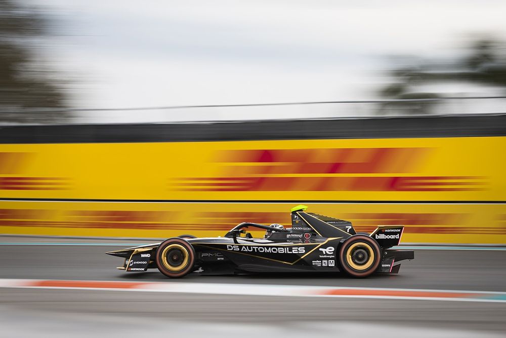 Дождь и производительность: DS Penske протестирован в Майами