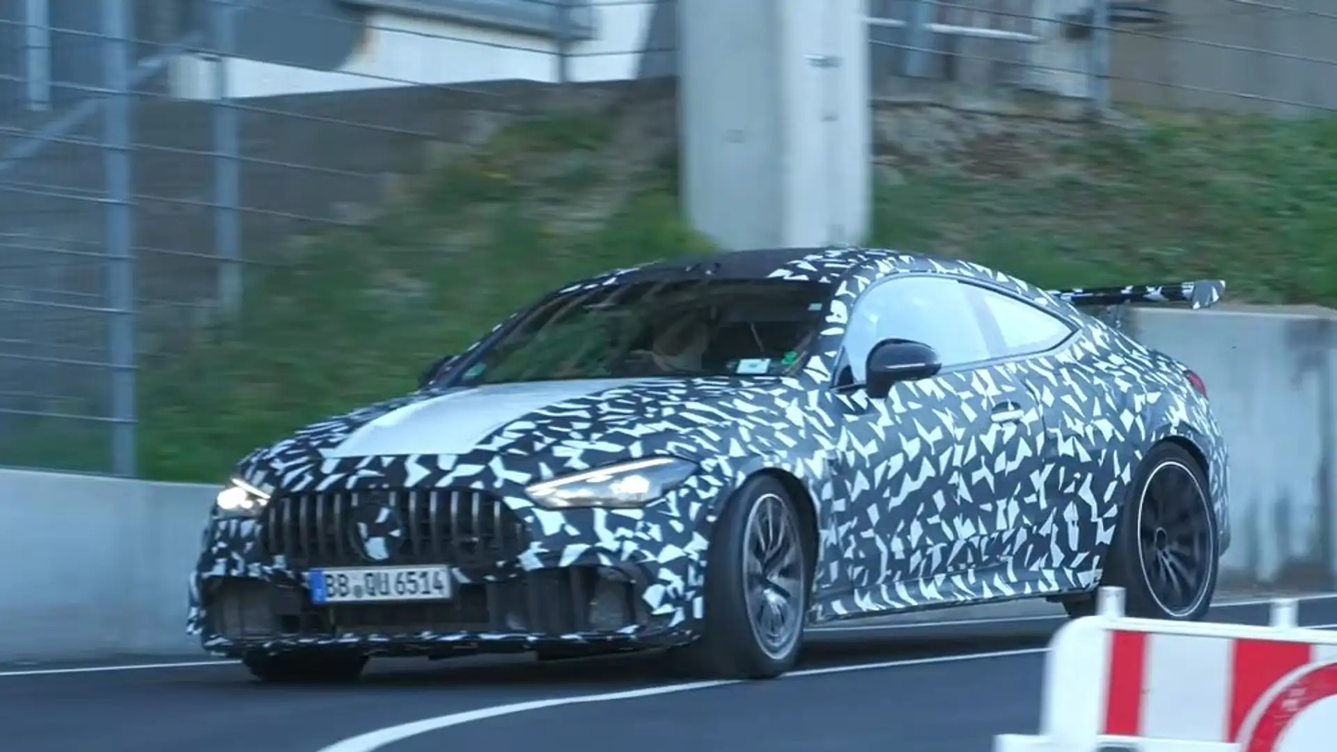 Mercedes-AMG CLE Coupé: на Нюрбургринге замечен прототип с намёком на V8