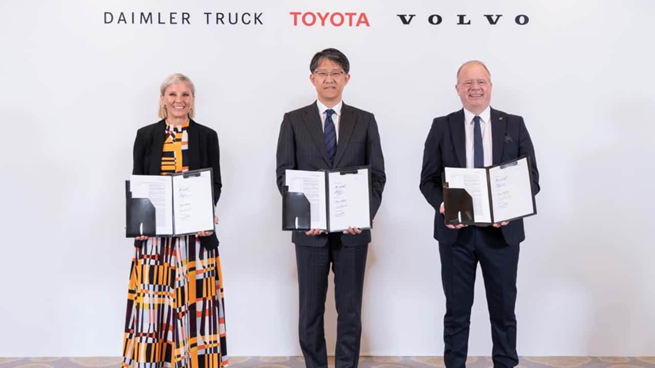 Toyota и Daimler с Volvo развивают водородные технологии