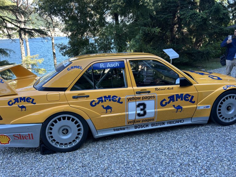 Mercedes 190 E Evo II в ливрее Camel: легенда DTM, покорившая озеро Комо