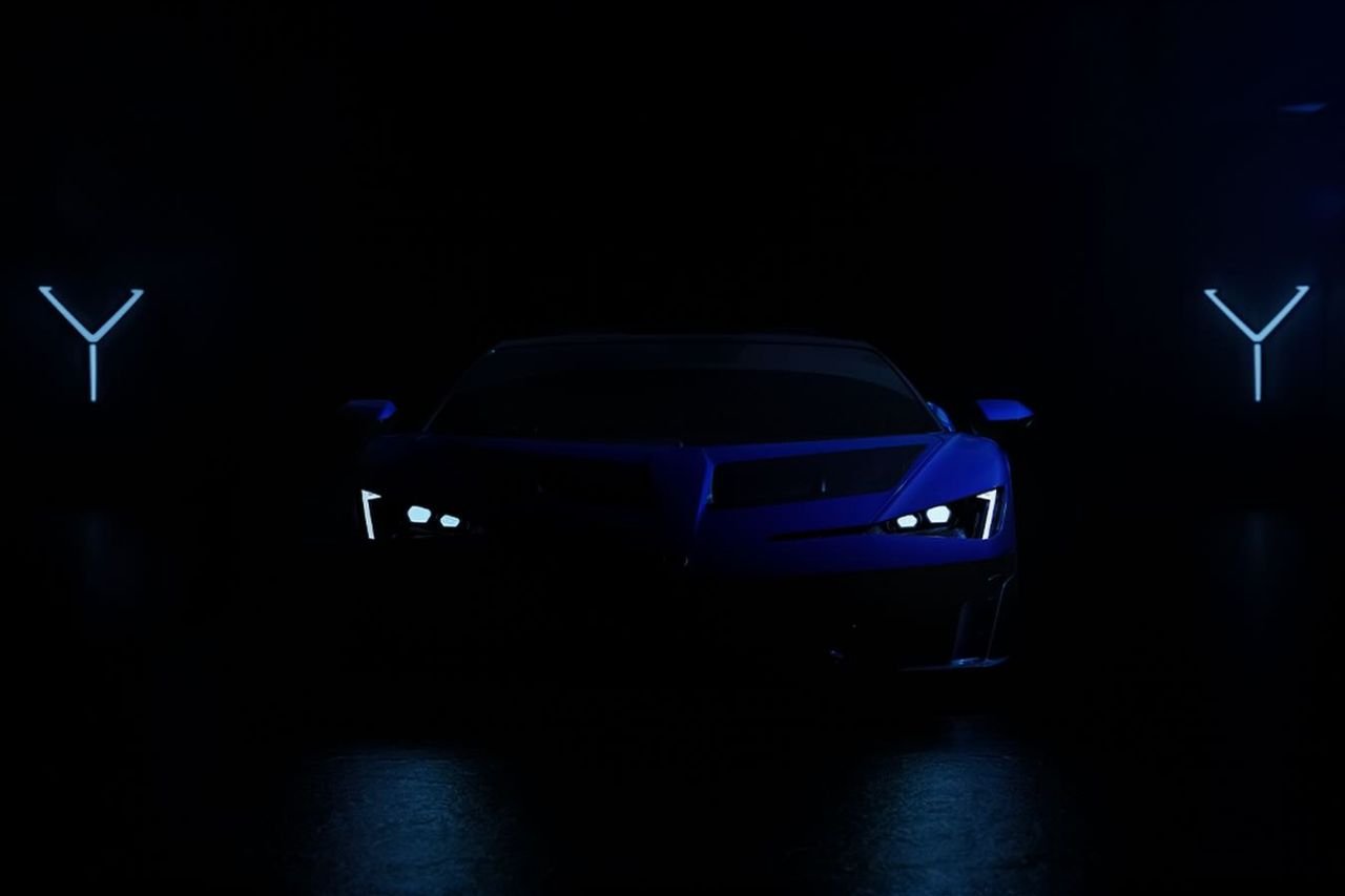 Lamborghini представит самый мощный родстер Fenomeno в Имоле