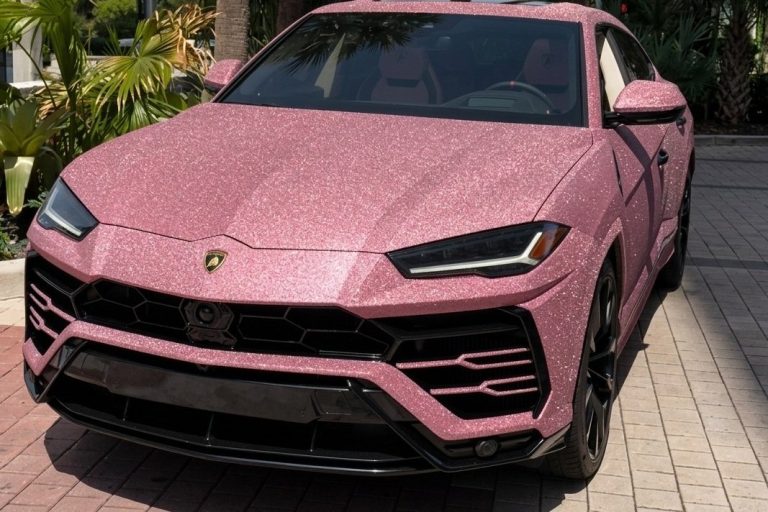 Lamborghini Urus в розовом «бриллиантовом» исполнении: яркий суперкар для…