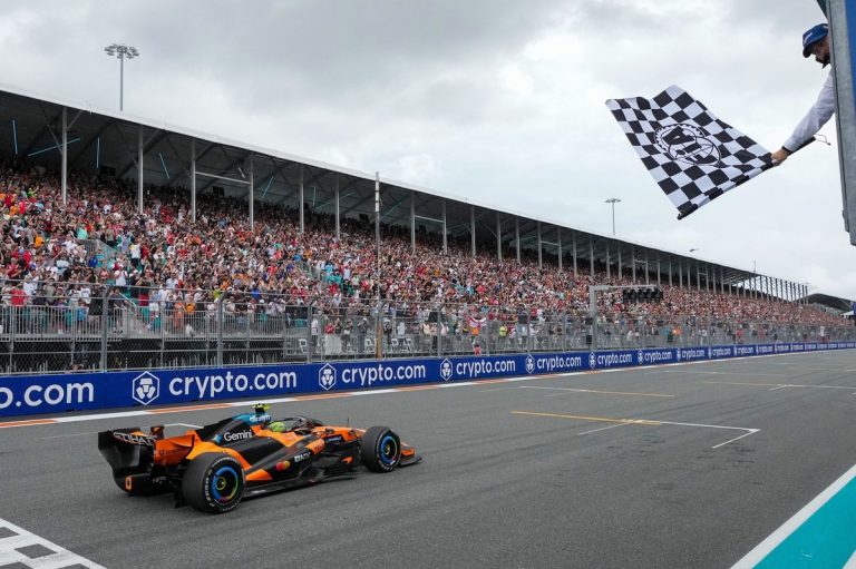 McLaren упустила победу в Майами из-за ошибки на пит-стопе, признаёт…