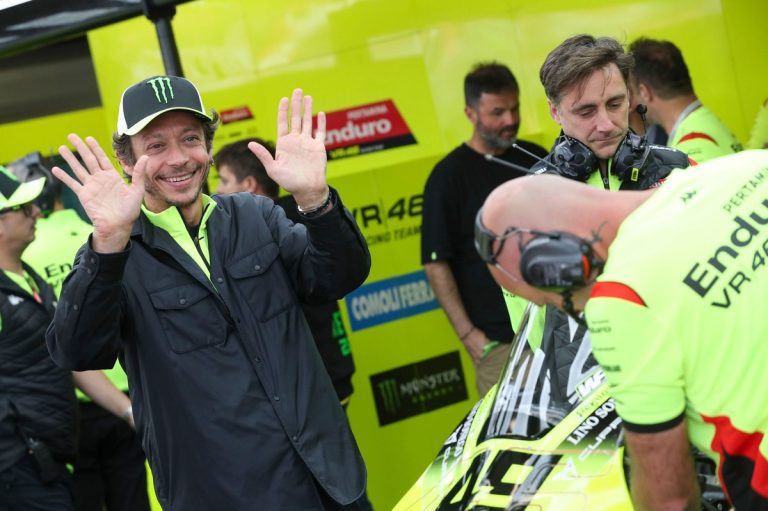 Валентино Росси: «гений» MotoGP, вдохновляющий пилотов VR46