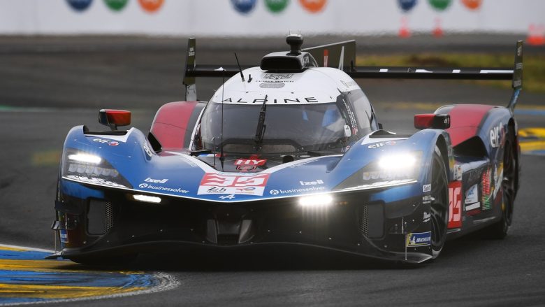 Alpine взяла поул, Peugeot и Ferrari-чемпионы остались за топ-15 на «24…