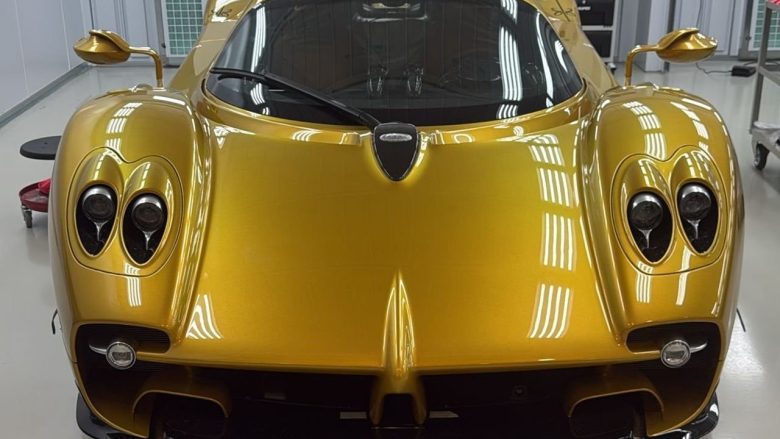 Pagani Utopia: американский коллекционер добавил в краску лунную пыль и…